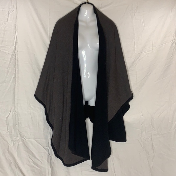 Wrap Shawl - Picture 3 of 10